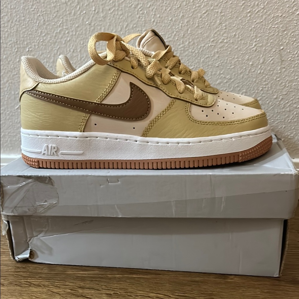 Nike Air Force 1 Low Sneakers in Tan and Brown